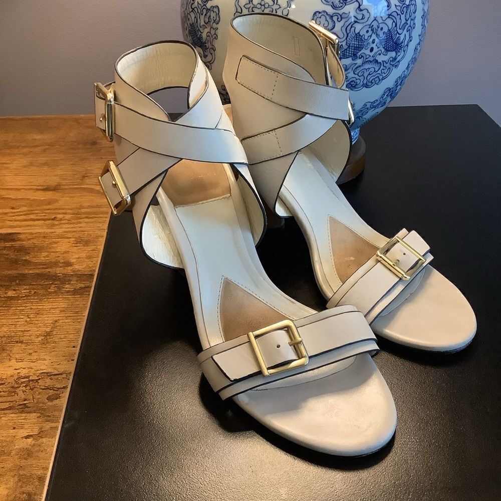 Isola Leather Strappy Heels 🤩❤️💝‎